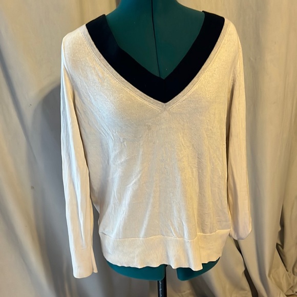 BR CASHMERE and wool deep V neck sweater - Picture 1 of 3